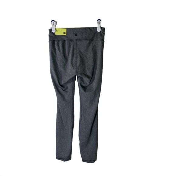 All In Motion NEW XS Grey Mid-Rise Capris - Picture 5 of 7